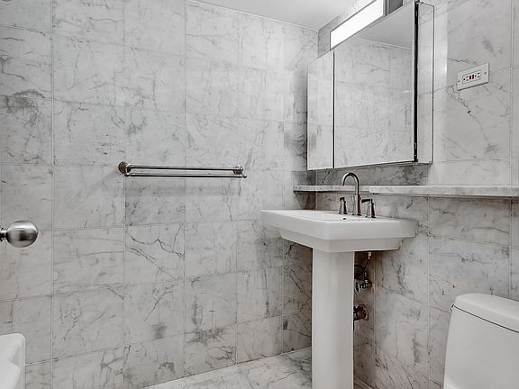 5th image of 100 W 57th St #11R