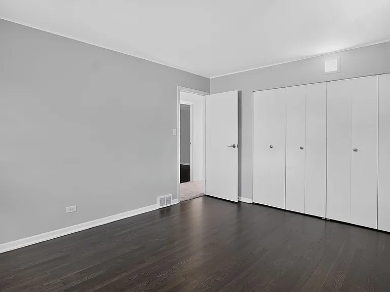 1702 N Beech Rd — Photo 28
