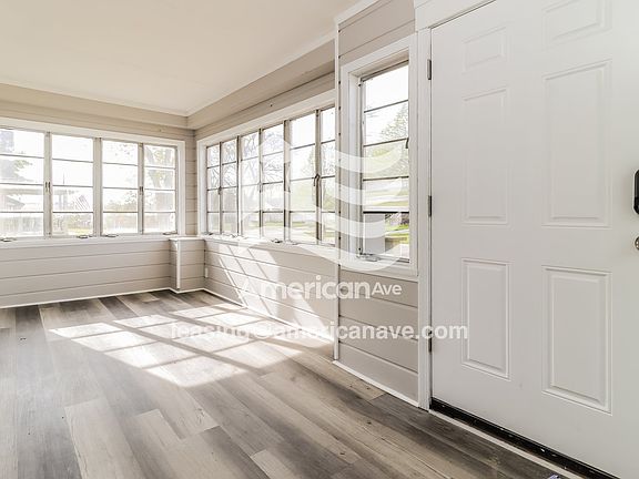 1192695_003_dining_room_4.jpg