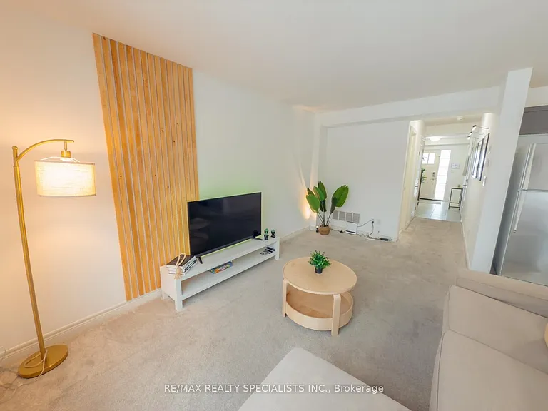46 Haney Dr — Photo 6