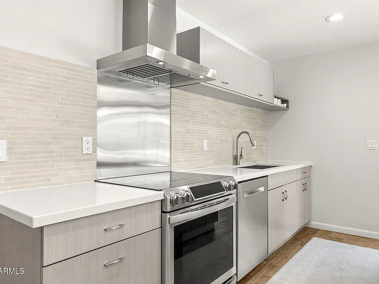 2601 E Sahuaro Dr — Photo 10