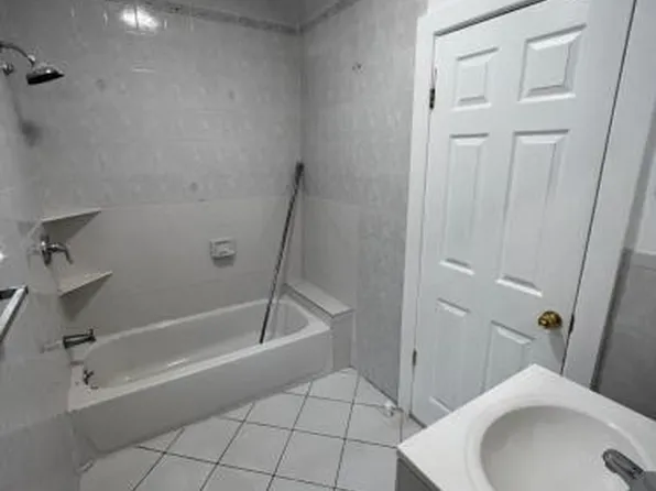 2721 Wallace Ave, Bronx, NY 10467