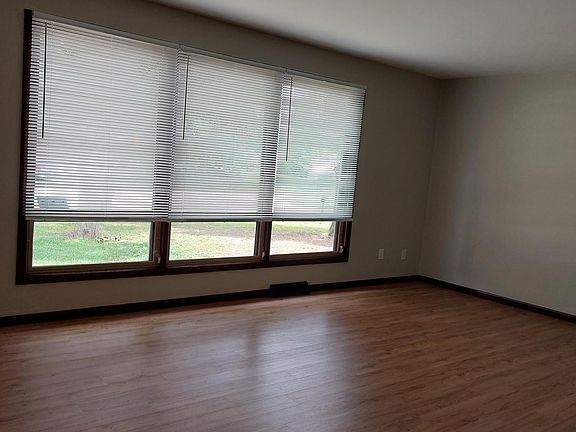 5th image of 430 Lincoln Ln
