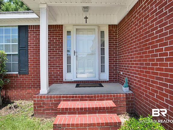 3rd image of 7489 Avery Ln