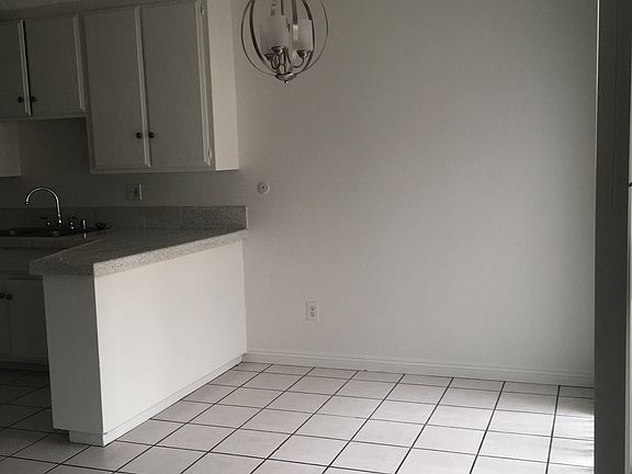 3rd image of 1344 S Magnolia Ave #1B-1Ba-695Sqft