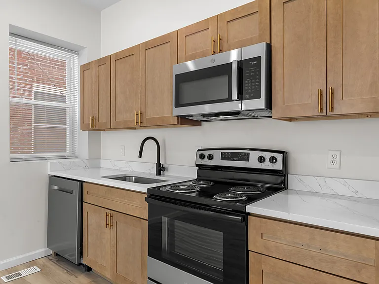 3253 Nebraska Ave #1 — Photo 6
