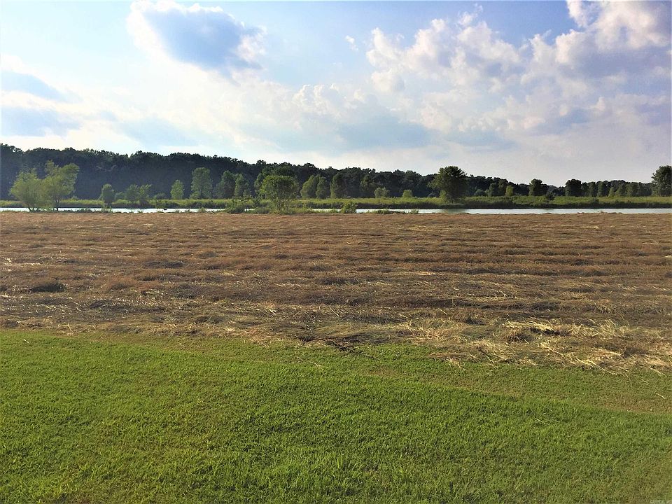 1st image of 330 Mound View Dr