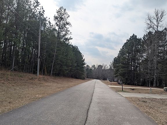 5th image of 48 Fawn Dr