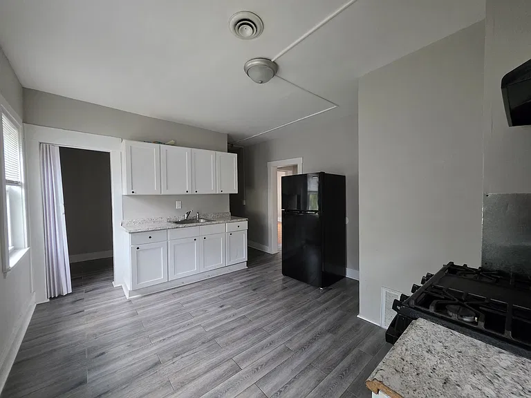 722 Winchester Ave #C — Photo 2