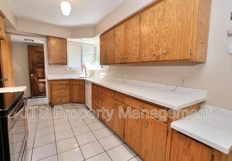 1200 Gary Way — Photo 27