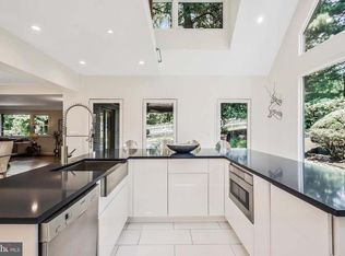 1108 Vassar Rd, Alexandria, VA 22314