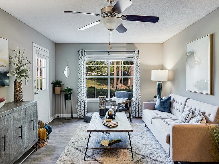 Oak Hollow Apartments — Photo 1