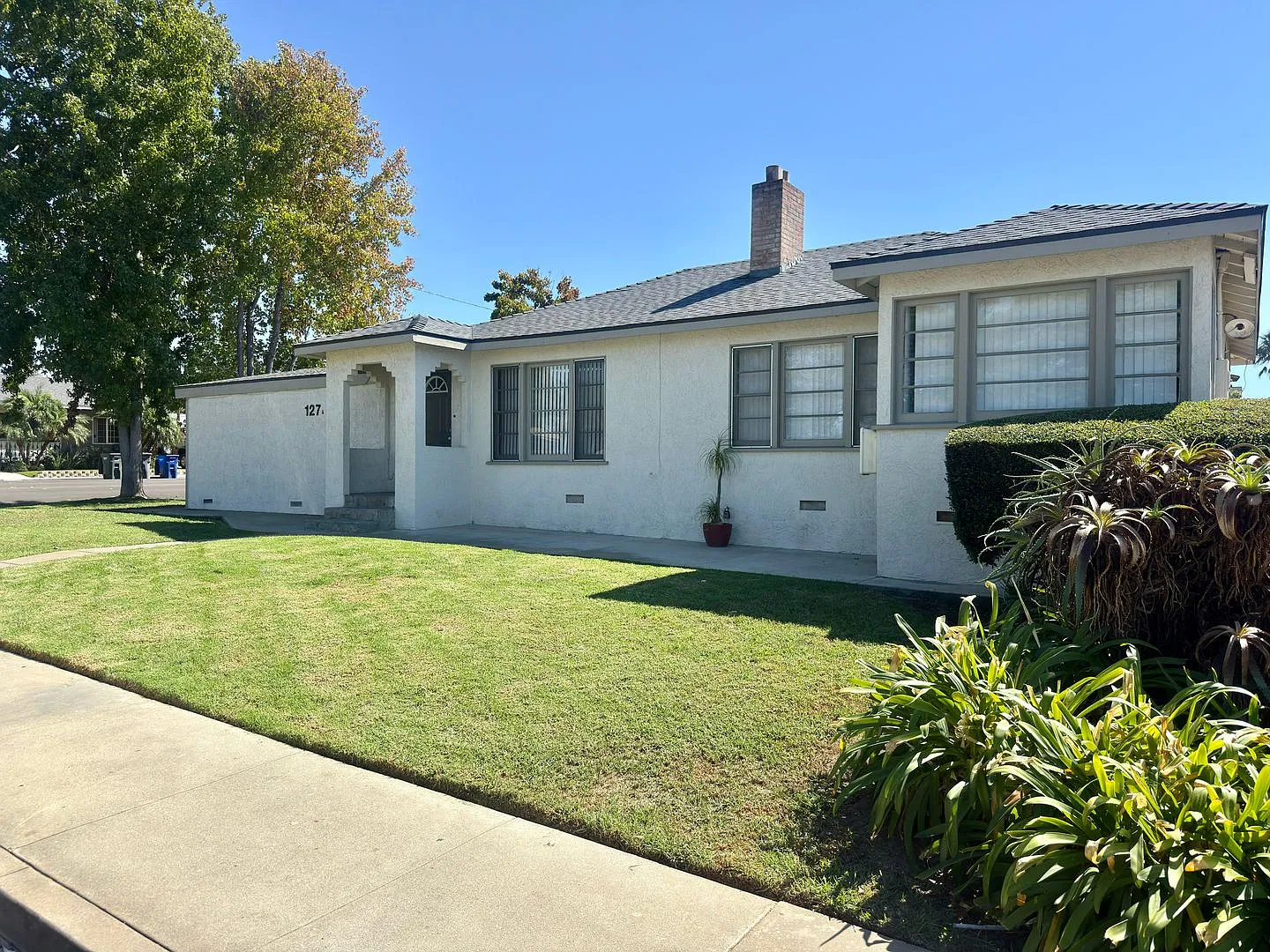 Remodeled Home w/ Two Car Garage! — Photo 2