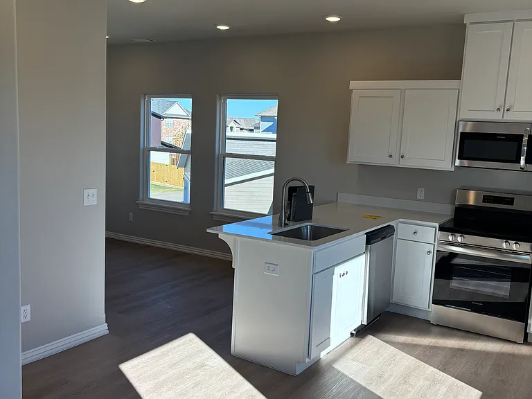 1303 Poigai Way #2 — Photo 3