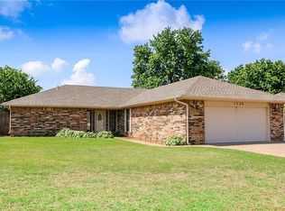 1336 NE 20th Pl, Moore, OK 73160