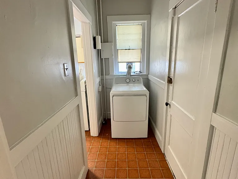 104 Strathmore Rd #1 — Photo 8