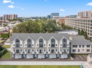 239 Henry St #5, Stamford, CT 06902