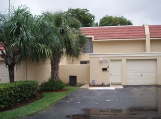 19708 NW 67th Ave, Hialeah, FL 33015