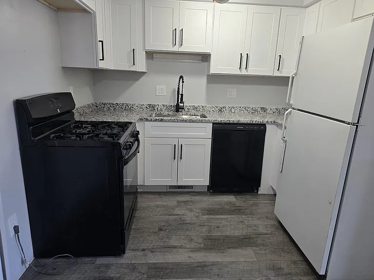 8410 Hickory Dr — Photo 8
