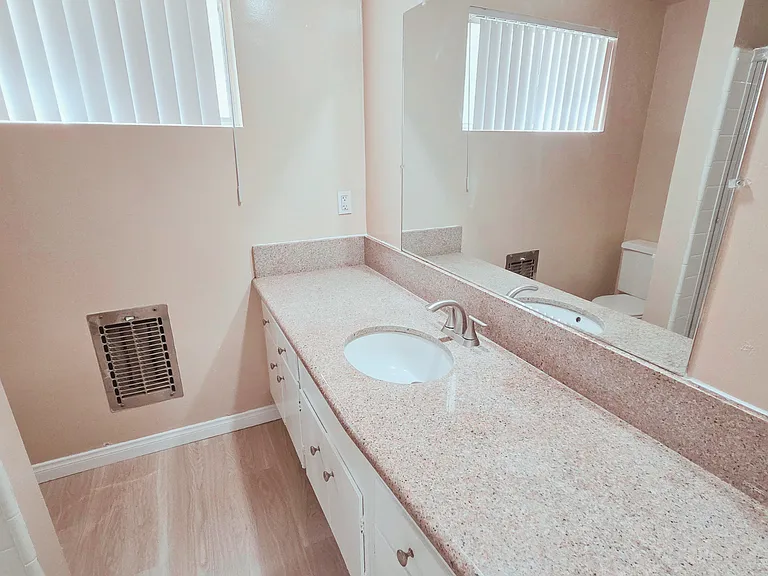 1815 Fremont Ave — Photo 12