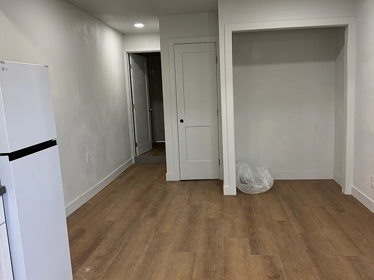 6205 Hughes St — Photo 5
