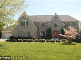 9824 Log House Ct, Gaithersburg, MD 20882