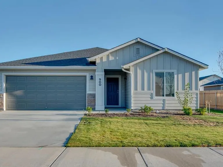900 SW Miner St — Photo 1