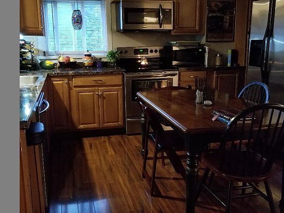 Eat-in Kitchen