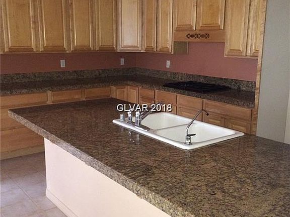 3rd image of 1611 Pine St #0