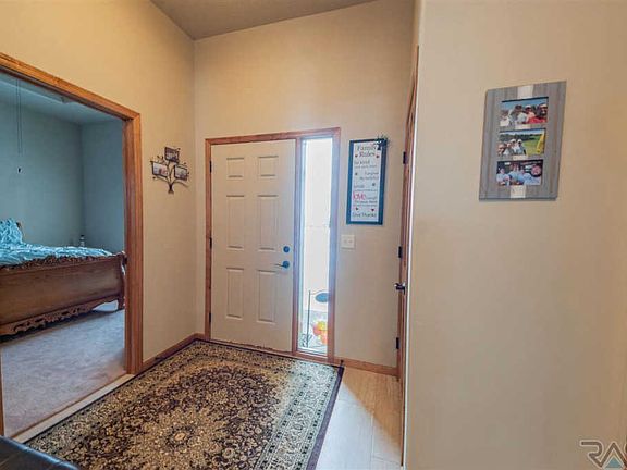 2nd image of 6220 S Monterey Pl