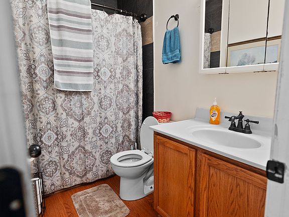 4th image of 1931 S Kenmore St
