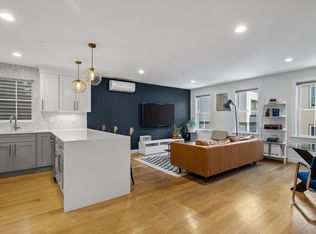 337 Chelsea St #4, Boston, MA 02128