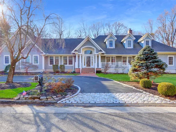 98 Chateau Drive, Melville, NY 11747