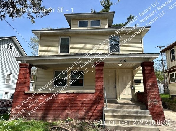 719 Delaware St SE #1