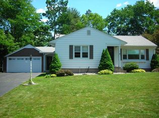 100 Hillside Dr, East Longmeadow, MA 01028