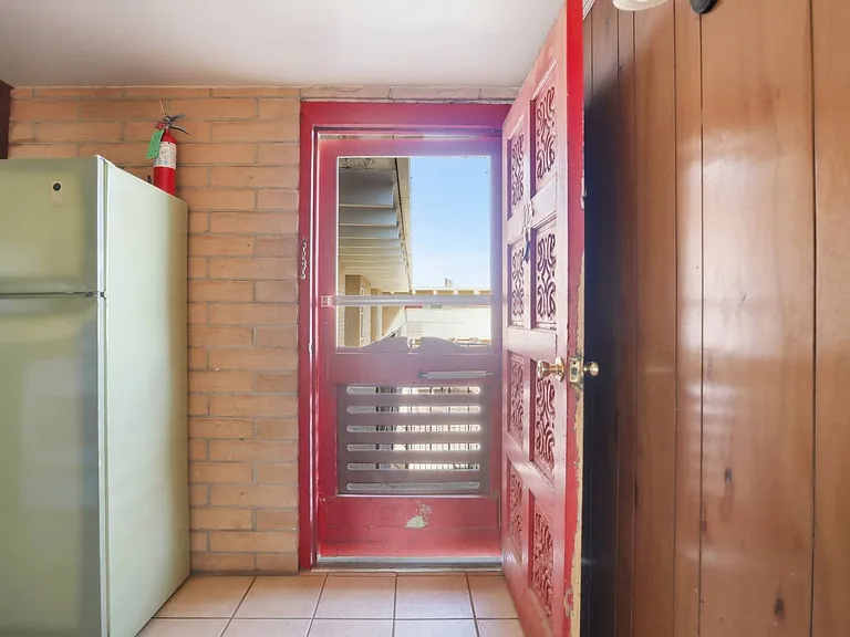 500 NE 15th St #102 — Photo 9