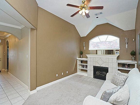3rd image of 1939 Doliver Cir