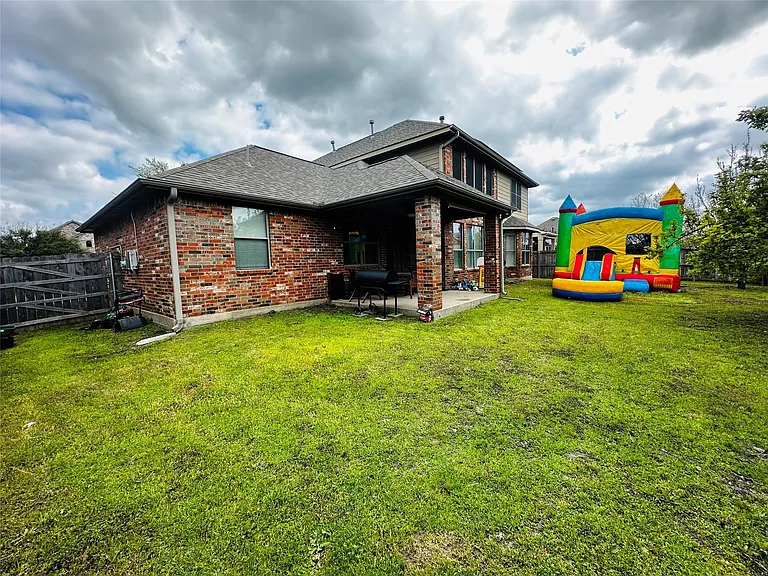 213 Fox Hollow Blvd — Photo 4