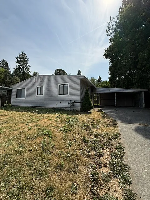 1805 NE Valley Rd