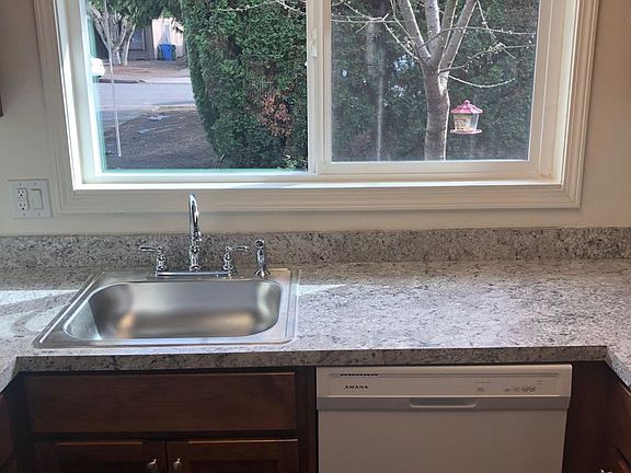 5th image of 3288 Alberta Ave NE #0