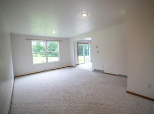 702 Parkview Rd, Green Bay, WI 54304