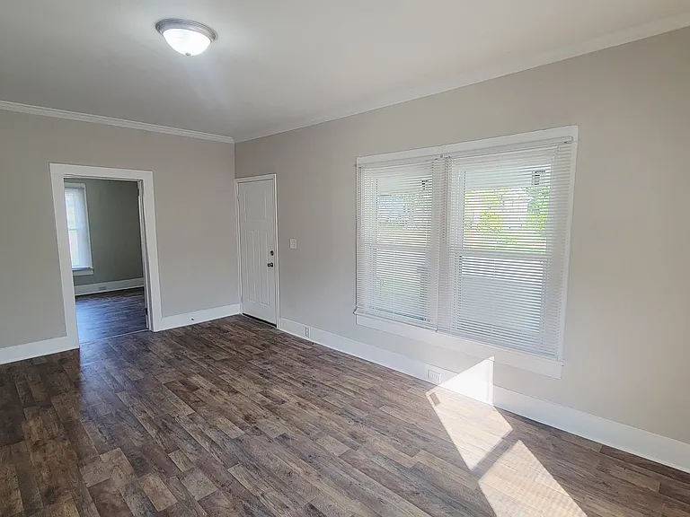 318 E Sumter St — Photo 4
