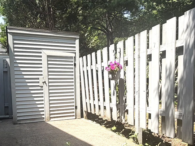 12 Talcott Forest Rd — Photo 11