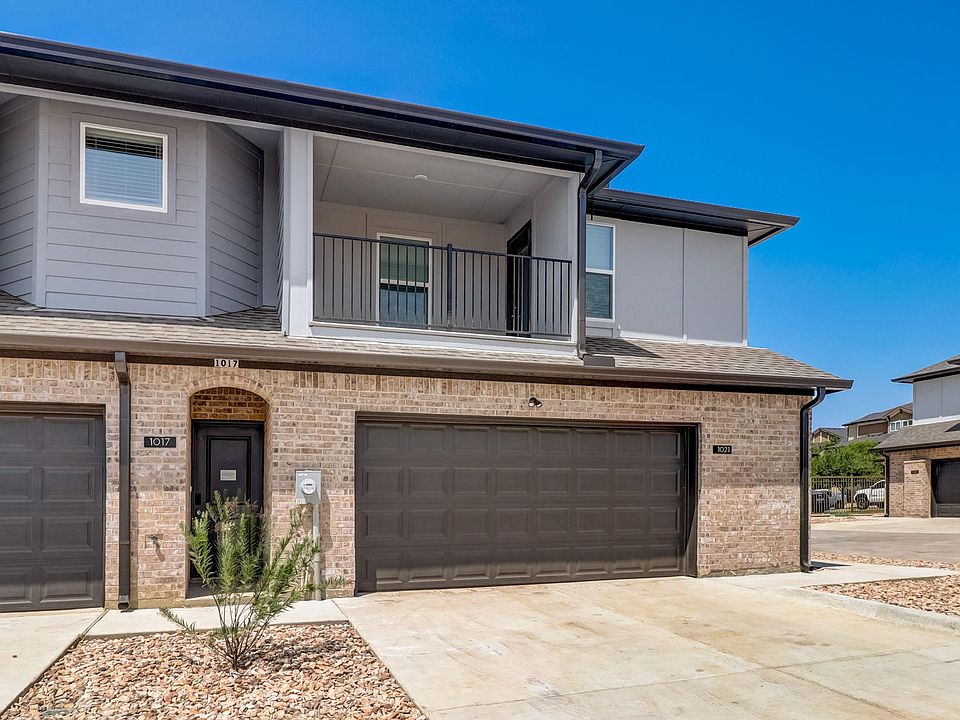 Magnolia Townhomes 1004 W Golden Ln Burleson TX Zillow