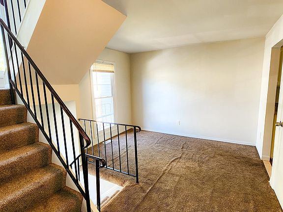 3rd image of 1922 Eloise Ln