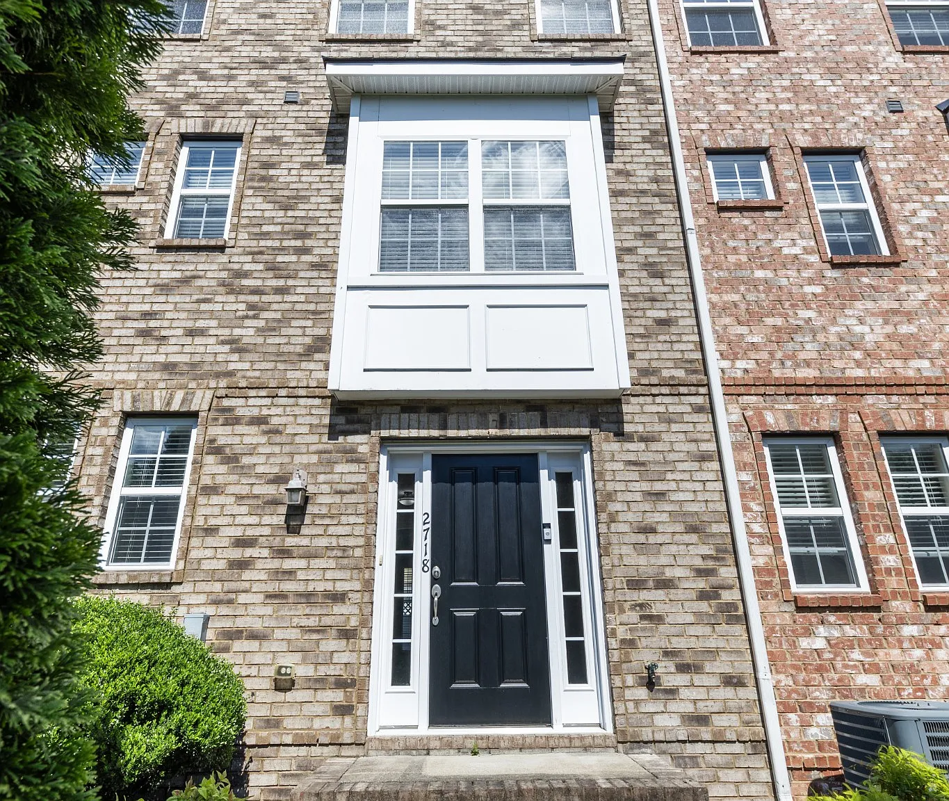2 bed, 4.0 bath, 1847 sqft, $2,150 — Photo 3