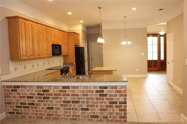 817 Decatur St — Photo 8