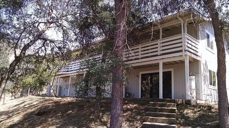 40844 Badger Ln photo 1