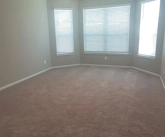 2934 Lawrence Park Ct — Photo 9