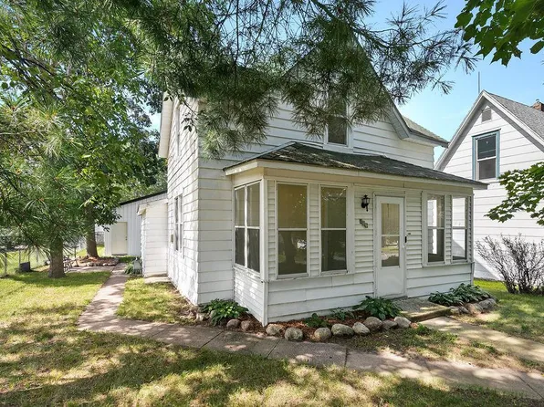 725 9th St NE, Little Falls, MN 56345